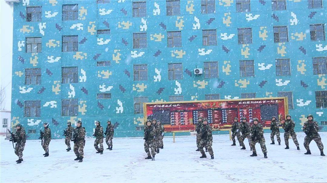 包含主场助威声震天,球队备受鼓舞的词条 包含主场助威声震天,球队备受鼓舞的词条