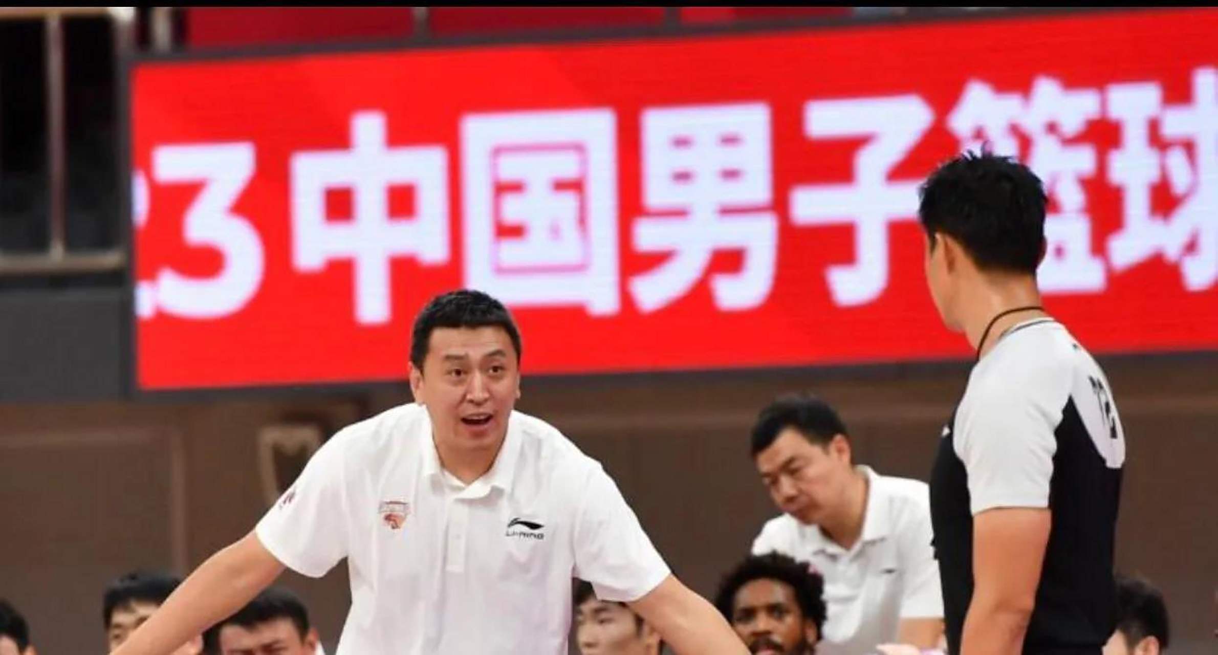 浙江男篮关键时刻失误,遗憾落败 浙江男篮关键时刻失误,遗憾落败