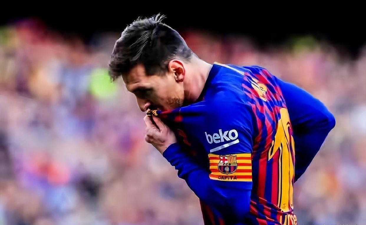 包含梅西在曼城获得主教练称赞,被誉为顶尖球员的词条 包含梅西在曼城获得主教练称赞,被誉为顶尖球员的词条