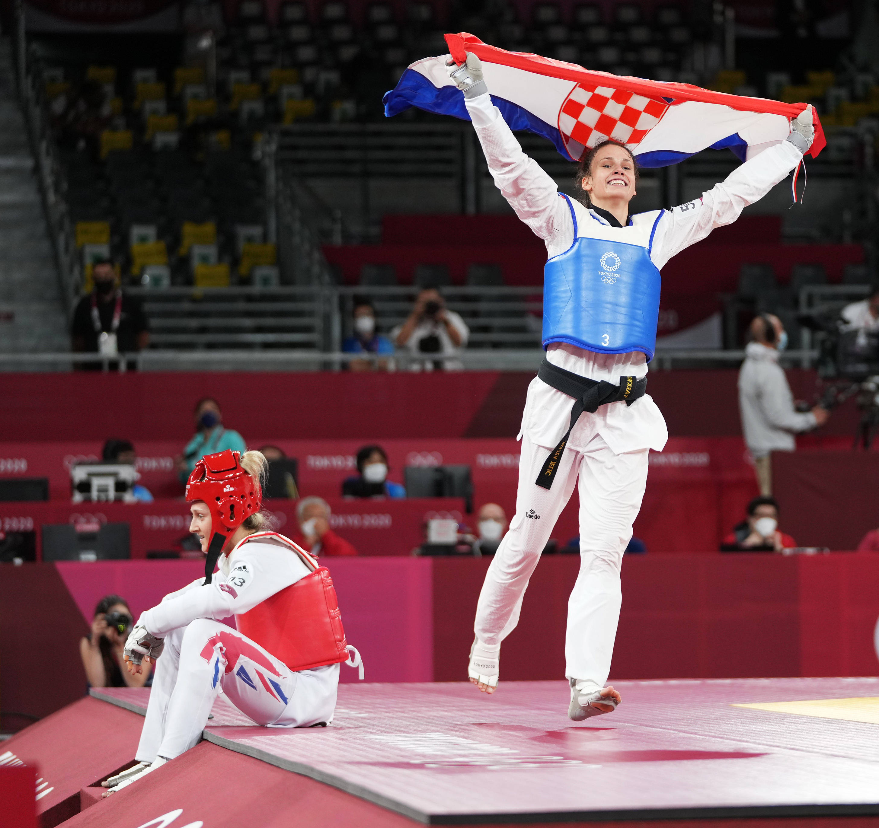 克罗地亚举重选手刷新记录,登高冠军 克罗地亚举重选手刷新记录,登高冠军