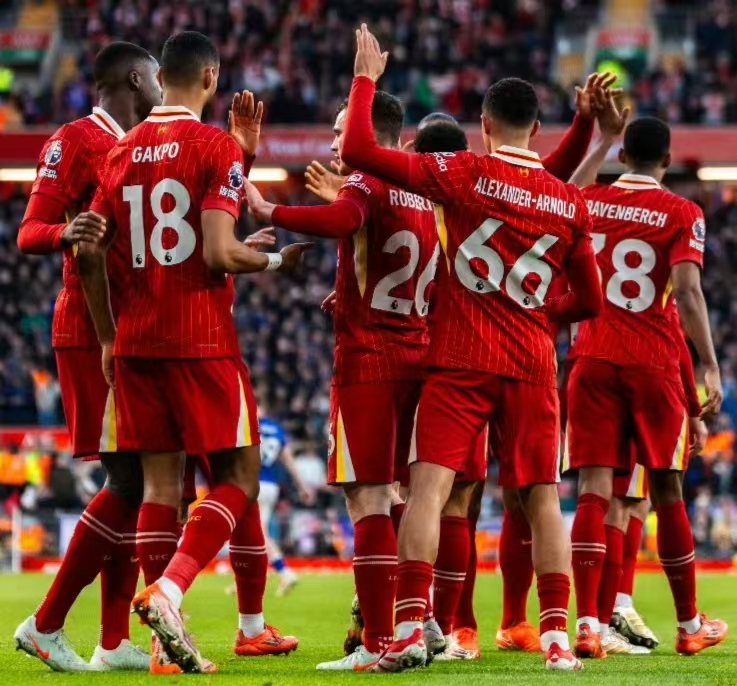 利物浦主场不敌曼城,遭遇失利 利物浦主场不敌曼城,遭遇失利