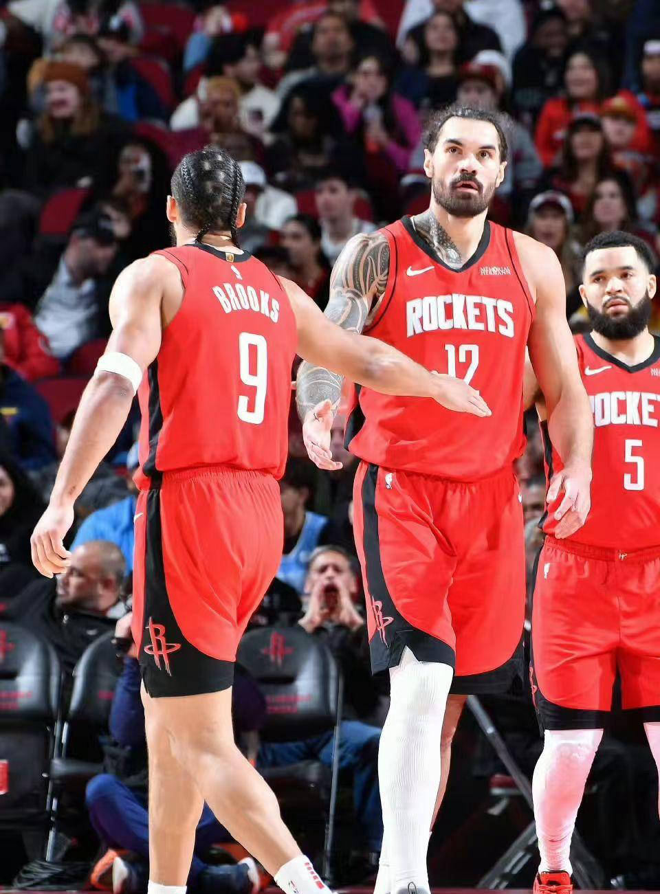 同乐城app-包含猛龙艰难击败活塞，范弗利特砍下分的词条