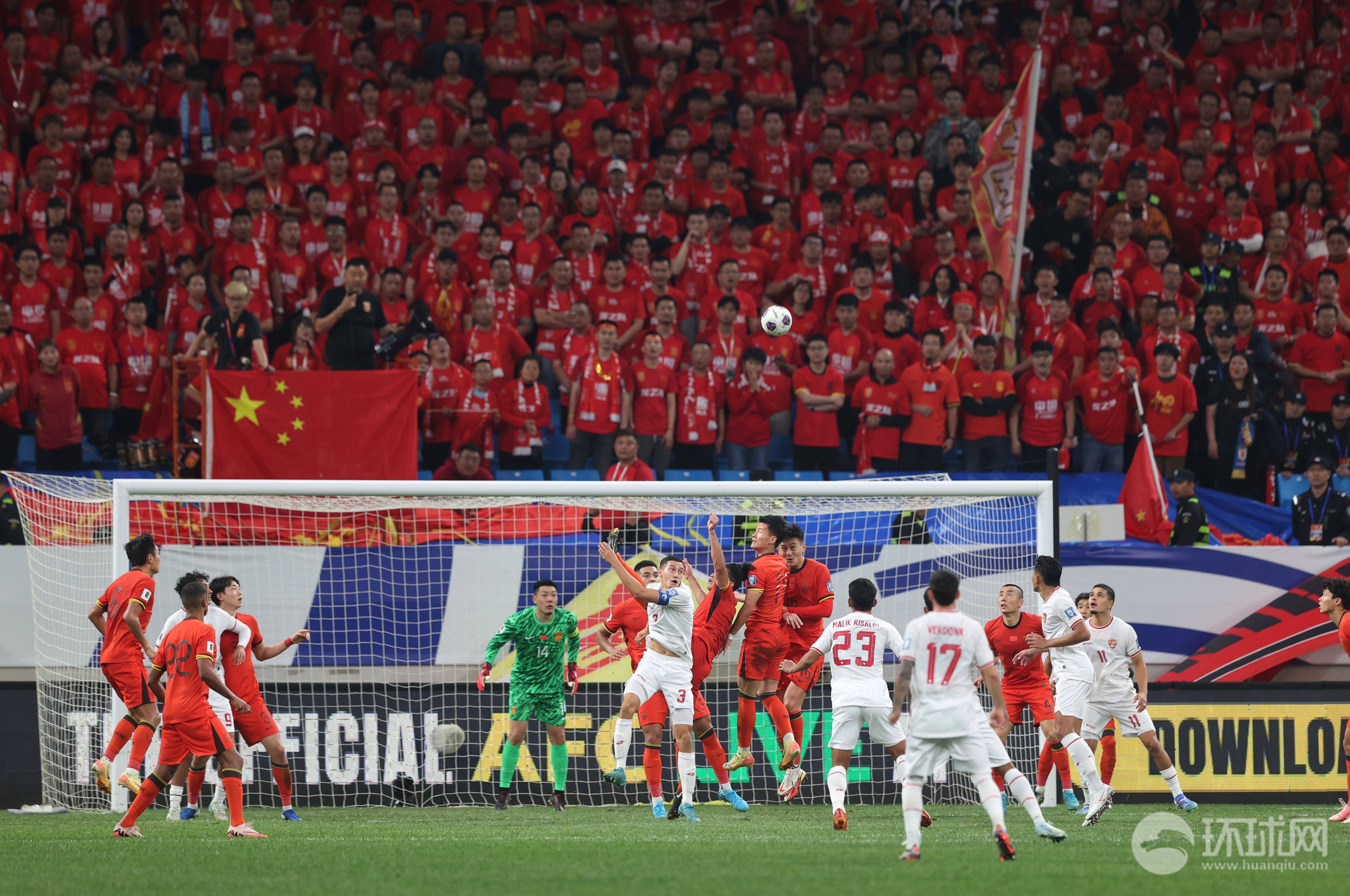 印度尼西亚代表队在比赛中展现技术优势 印度尼西亚代表队在比赛中展现技术优势