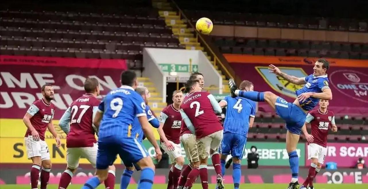 包含卡利斯尔联打败对手，坐拥领军优势的词条